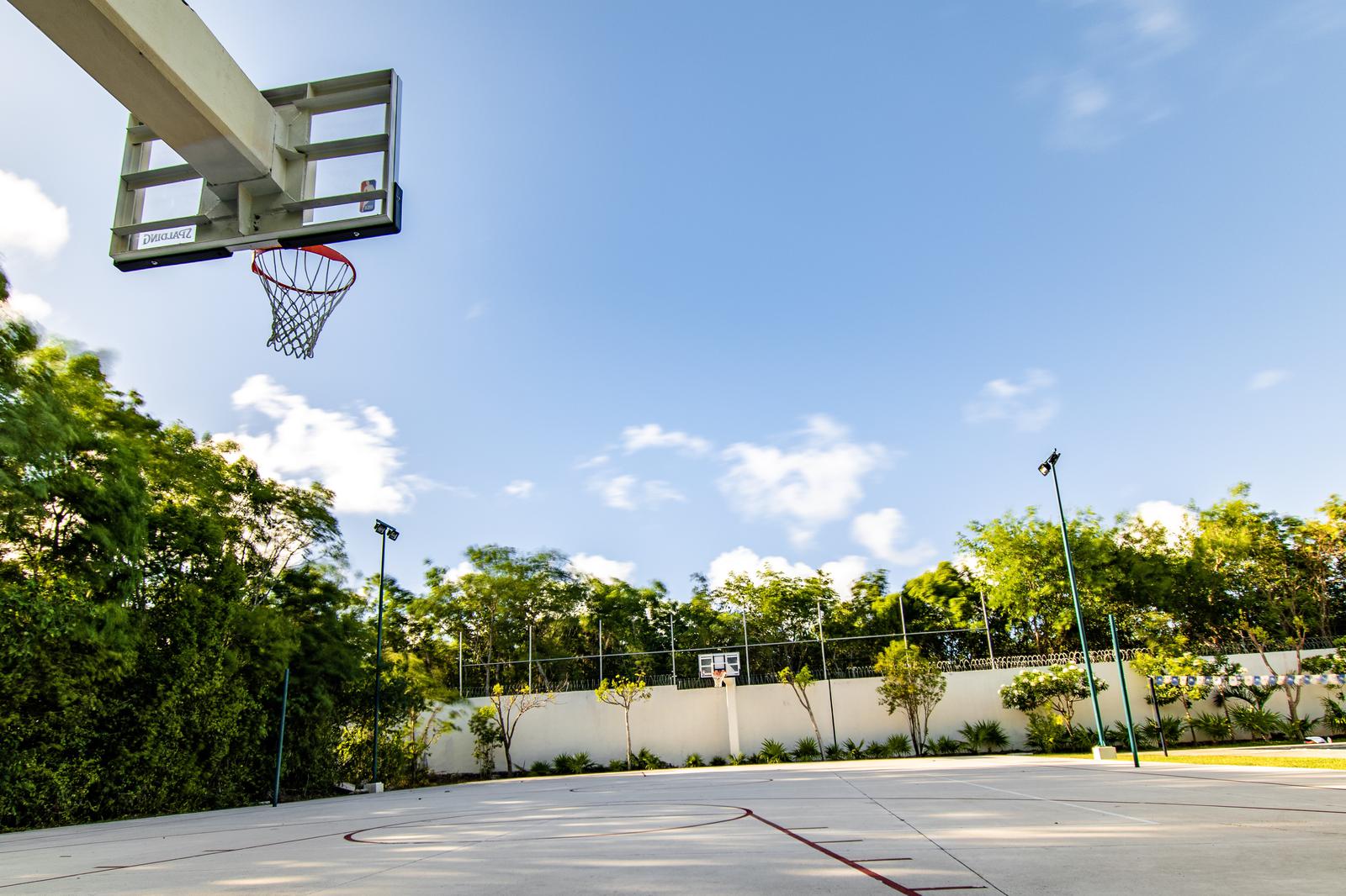 Terreno en Venta en Cancun, Lagos del Sol, Frente al Lago