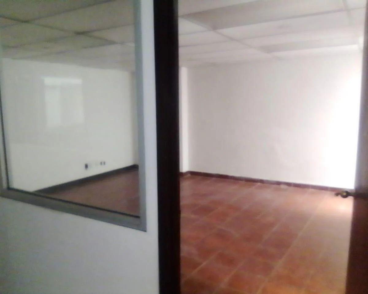 Renta Oficina en Primer Piso Juarez