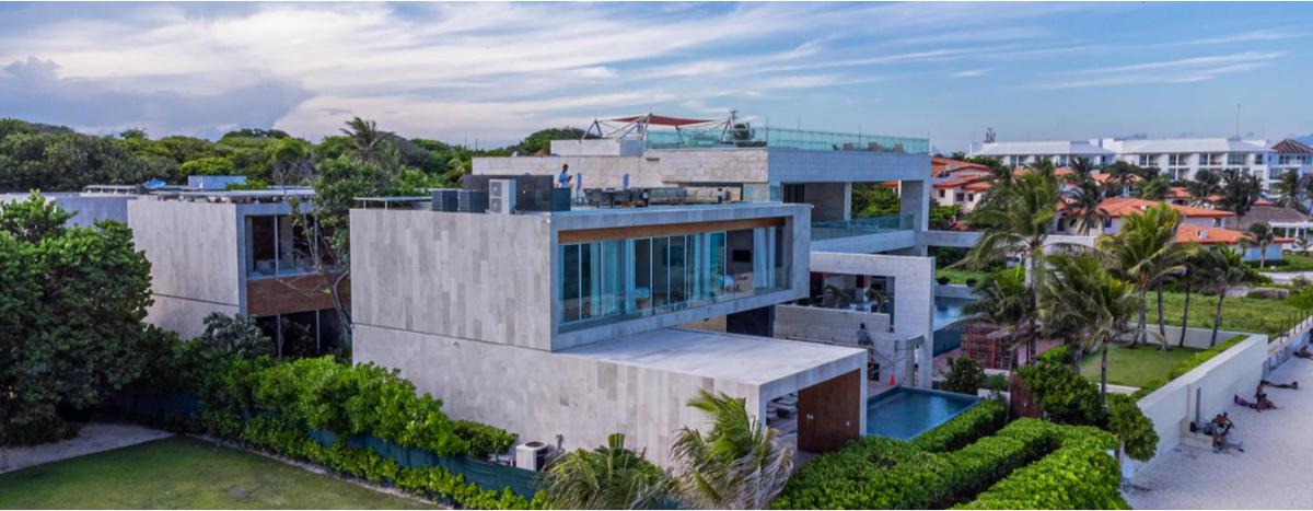 Modern Beachfront  Villa in  Playacar Phase 1