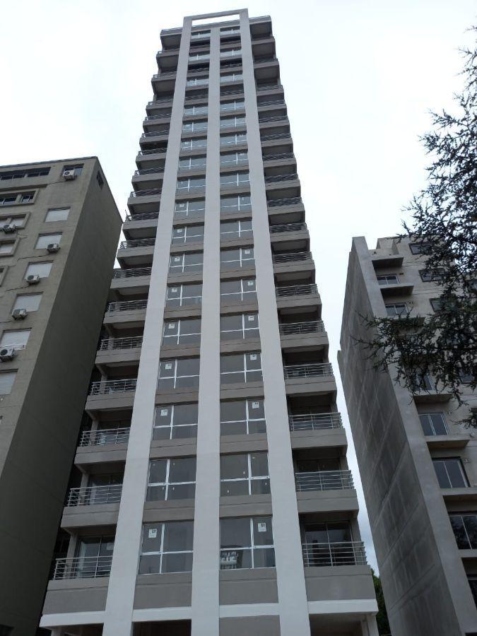 Se Vende Cochera Cubierta en San Miguel en Edificio Torre Imperio II