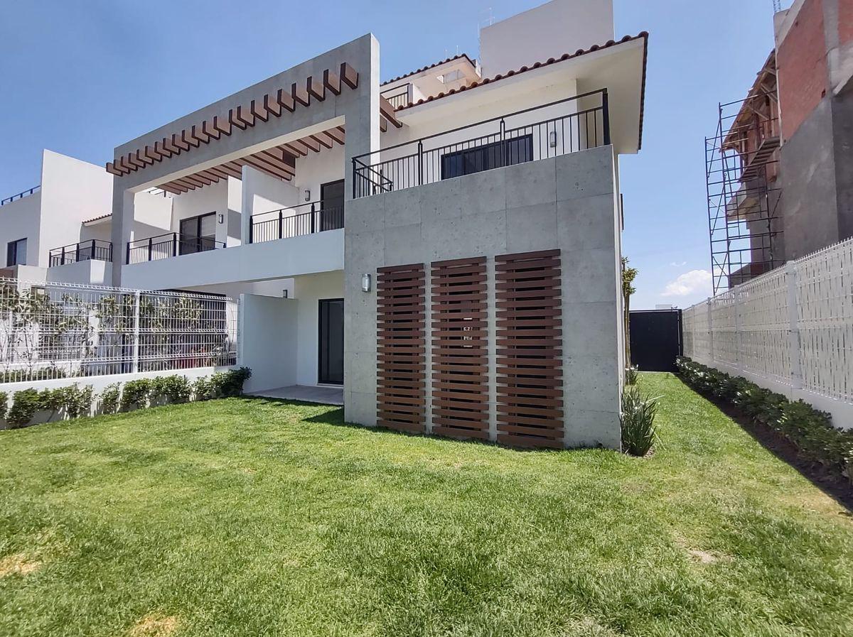 CASA EN VENTA OCOYOACAC PROTOTIPO TOW HOUSE CON ENORME JARDÍN