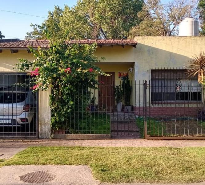 CASA EN VENTA CUATRO AMBIENTES