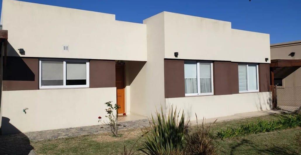 Casa en  venta en San Eduardo Pilar del Este