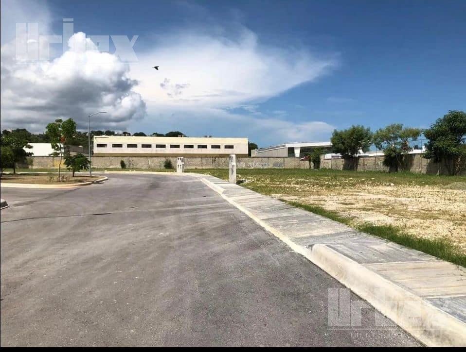 SE VENDE LOTE RESIDENCIAL EN PRIVADA 