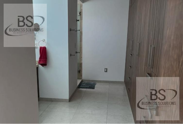 AV/ RENTA DE CASA AMUEBLADA LOMAS DE JURIQUILLA QUERETARO