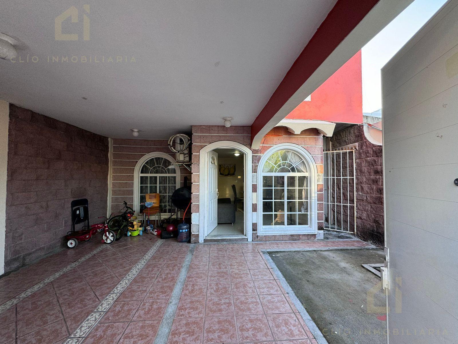 Casa en venta de 4 recámaras y sala de TV en Laguna Real, a solo 11 minutos del Aeropuerto Internacional de Veracruz