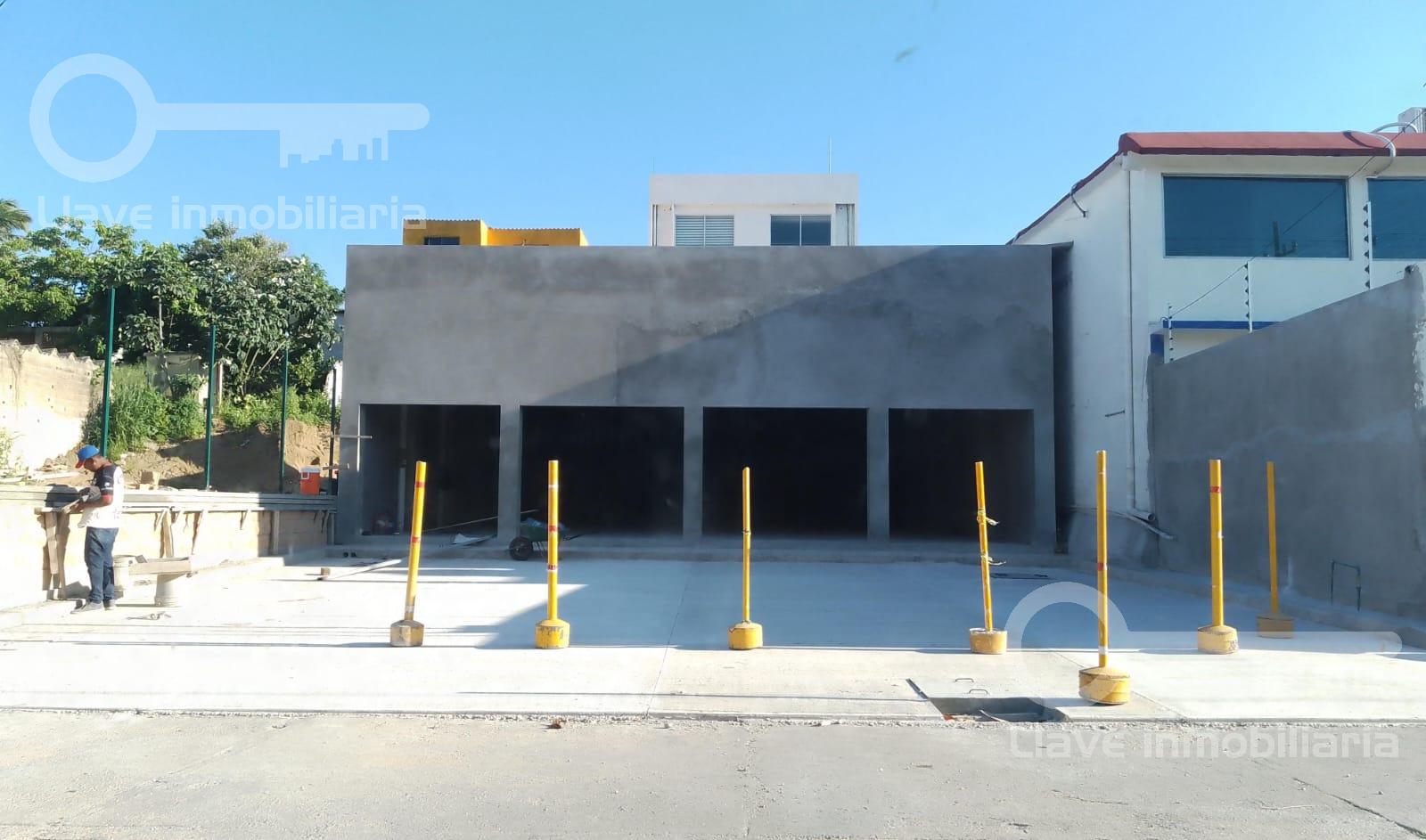 Renta de Local Comercial de 472 m2 en Av. Revolución, Col. Centro, Coatzacoalcos, Ver.