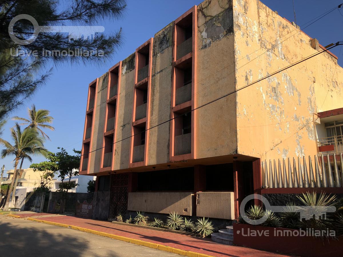 Venta de Edificio Comercial (Hotel) en avenida Bellavista, Col. Centro, Coatzacoalcos, Veracruz.