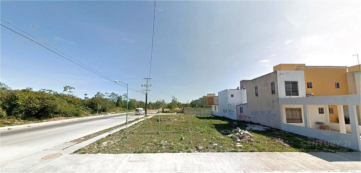 Terreno en Venta Excelente Ubicación Av. 20 de Noviembre esq. Av. Hacienda Quinta Las Garzas SM 202 Cancún C2222