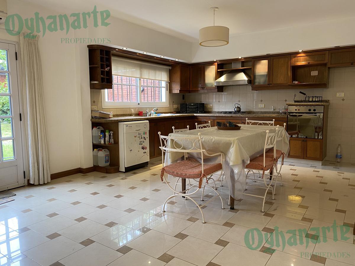 Excelente Casa a la venta en Castelar Norte