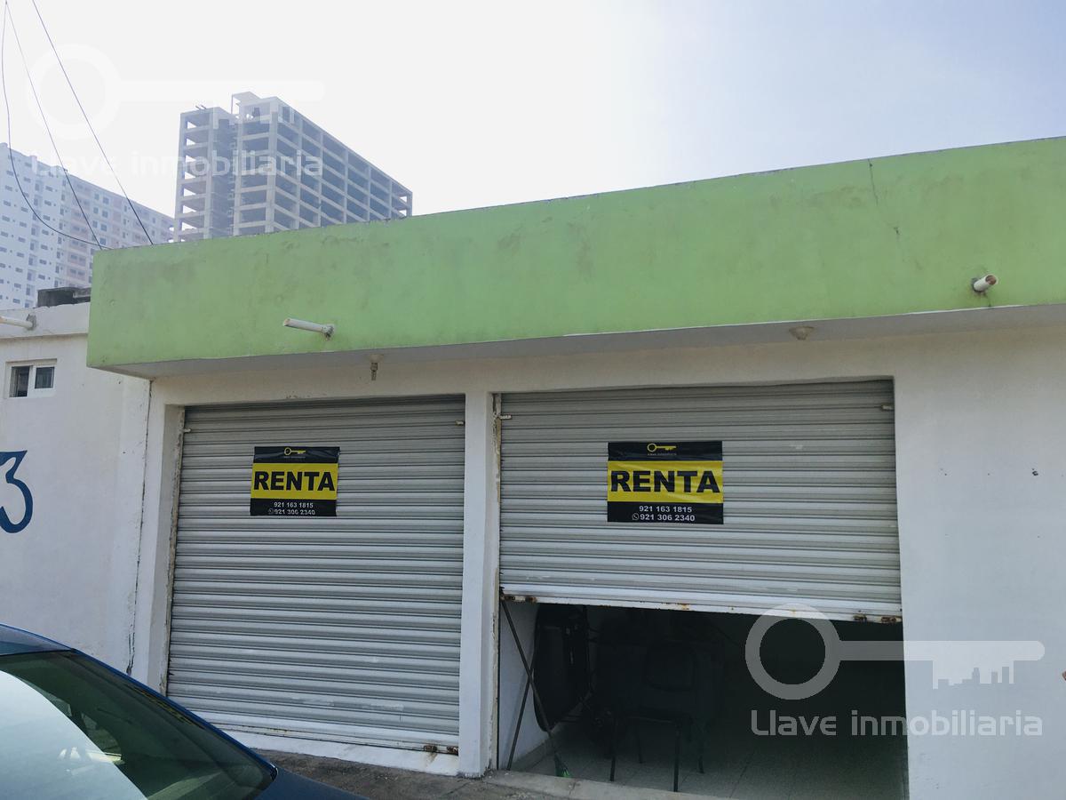 Local 1 en Renta con 17.5 m2 en esquina de calle Juventino Rosas, Col. Puerto México, Coatzacoalcos, Ver.