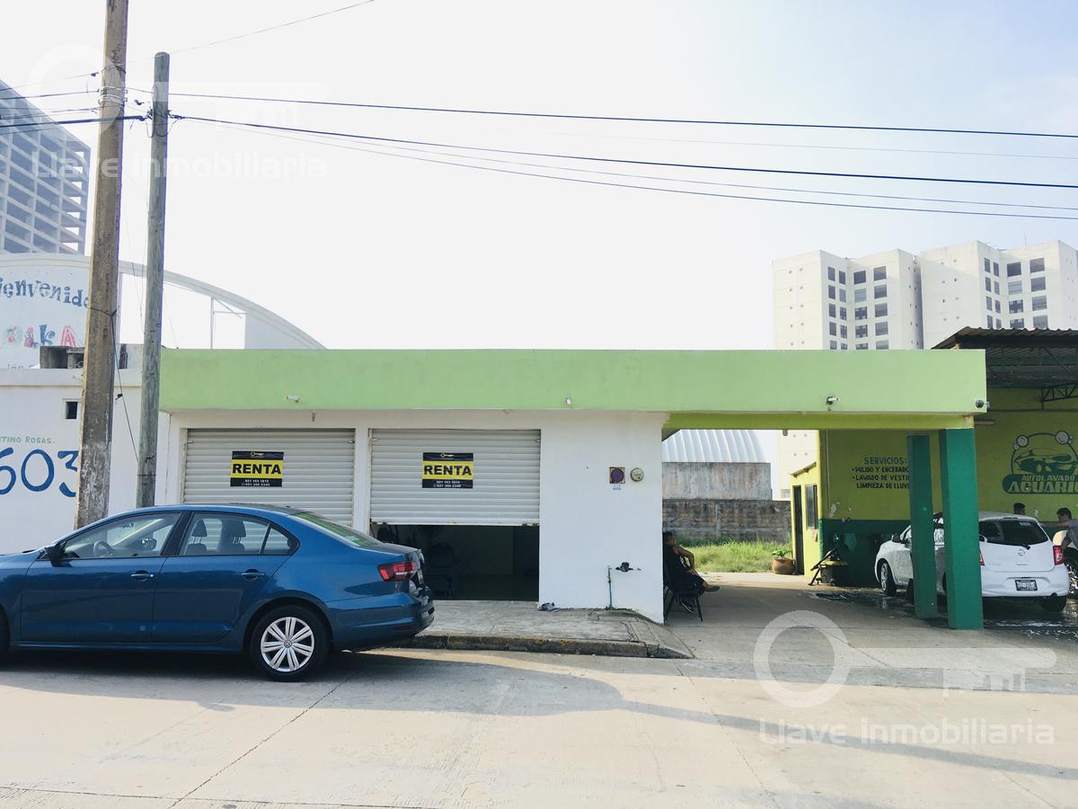 Local 2 en Renta con 28 m2 en esquina de calle Juventino Rosas, Col. Puerto México, Coatzacoalcos, Ver.