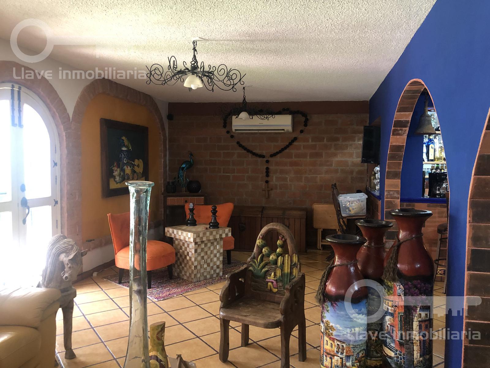 Venta de Casa estilo Mexicano Tradicional con 3 recámaras en calle Cuauhtémoc, Col. Puerto México, Coatzacoalcos, Veracruz.