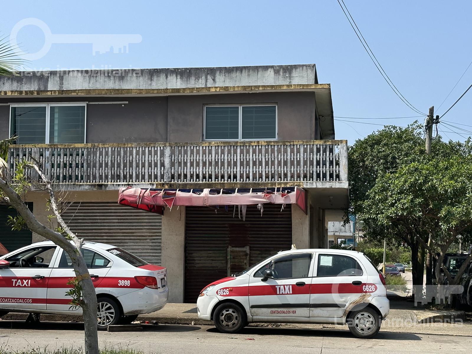 Venta de Terreno de 650m2 con construcción de 2 niveles en esquina de Calle Román Marín, Col. Prócoro Alor, Coatzacoalcos, Ver.