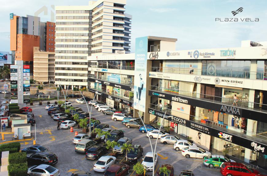 Local en renta en Veracruz, en Plaza Vela sobre una de las avenidas más transitadas de Boca del Río, 80 m2 en el segundo piso