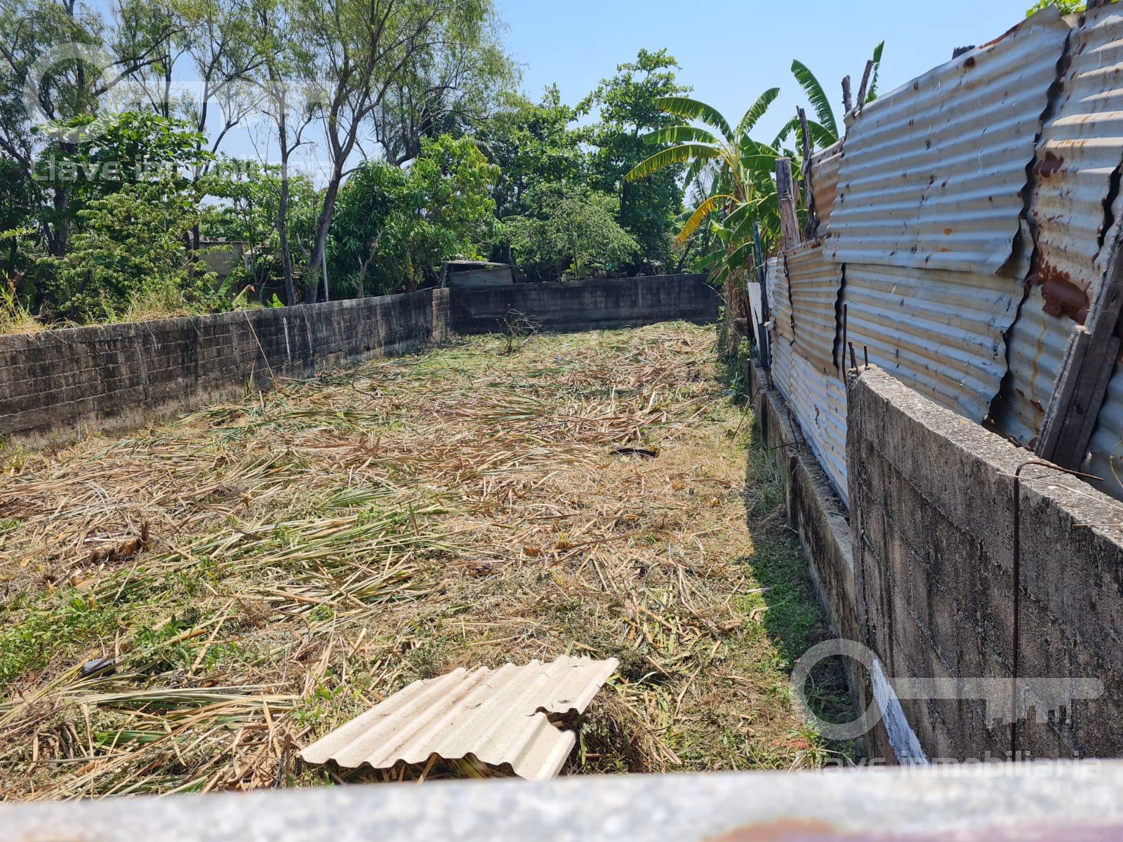 Venta de terreno en calle Nítrico, entre calles urea y ácido sulfúrico, Col. Fertimex, en Coatzacoalcos, Veracruz .