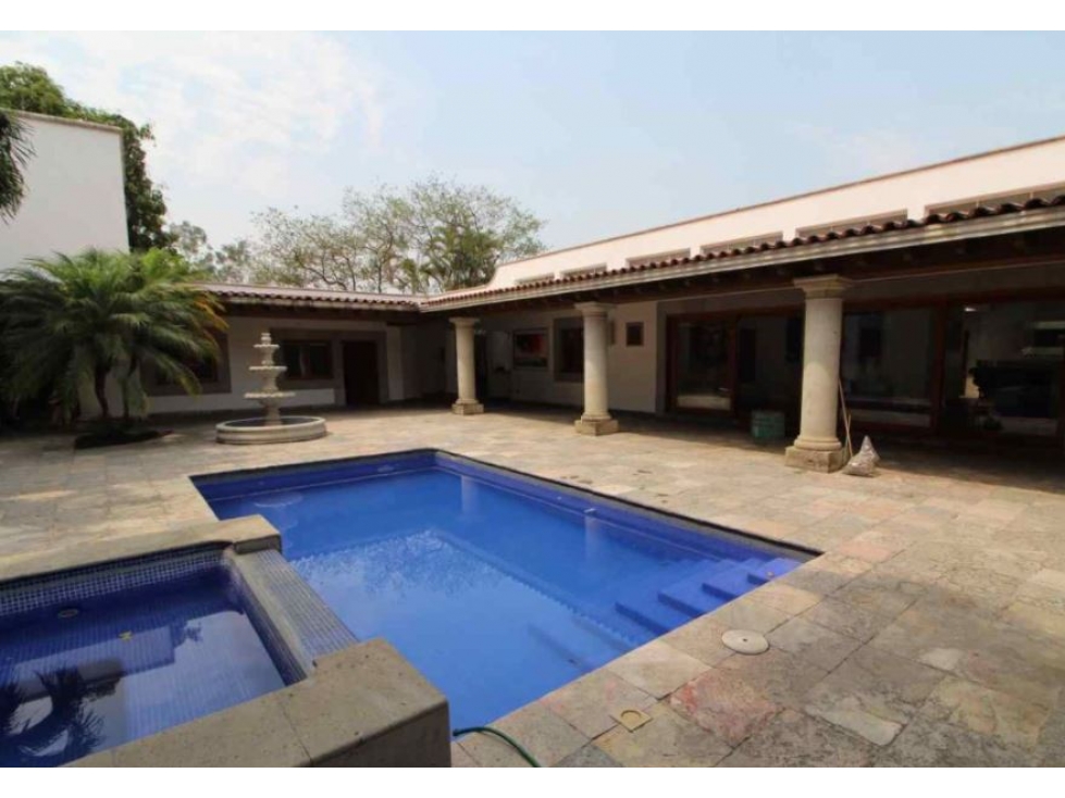 FINA RESIDENCIA TIPO HACIENDA EN CUERNAVACA