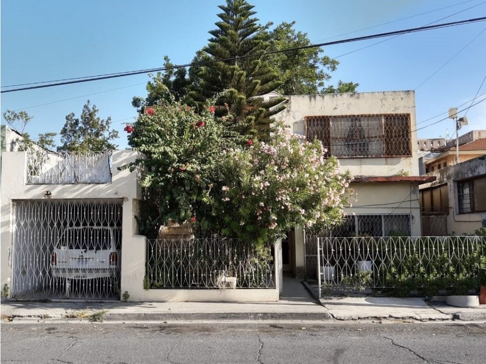 SE VENDE CASA EN COLONIA MADERO EN MONTERREY