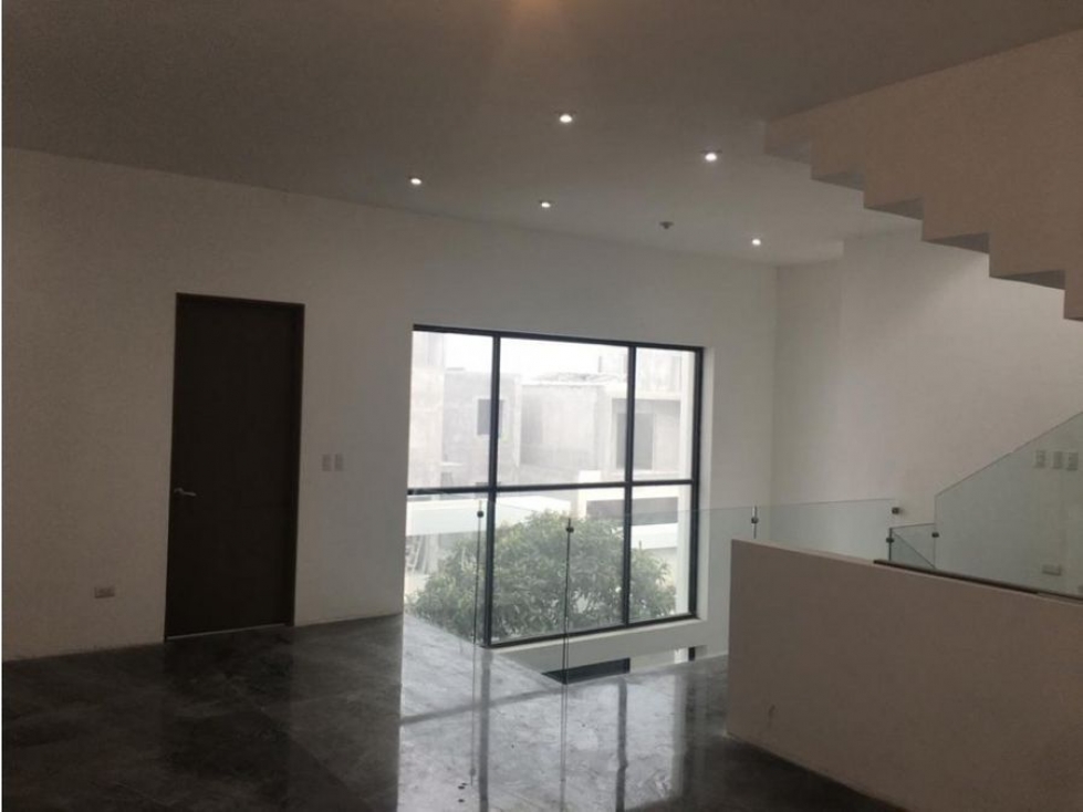 Venta de Casa en Cerezos Residencial