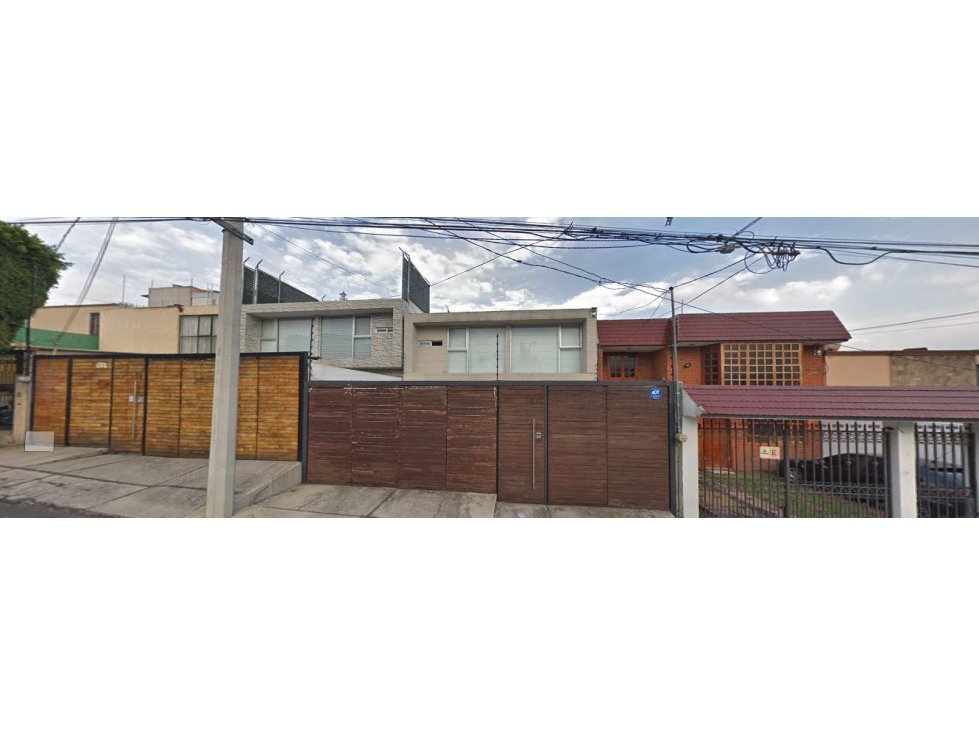 CASA EN BOULEVARES NAUCALPAN REMATE