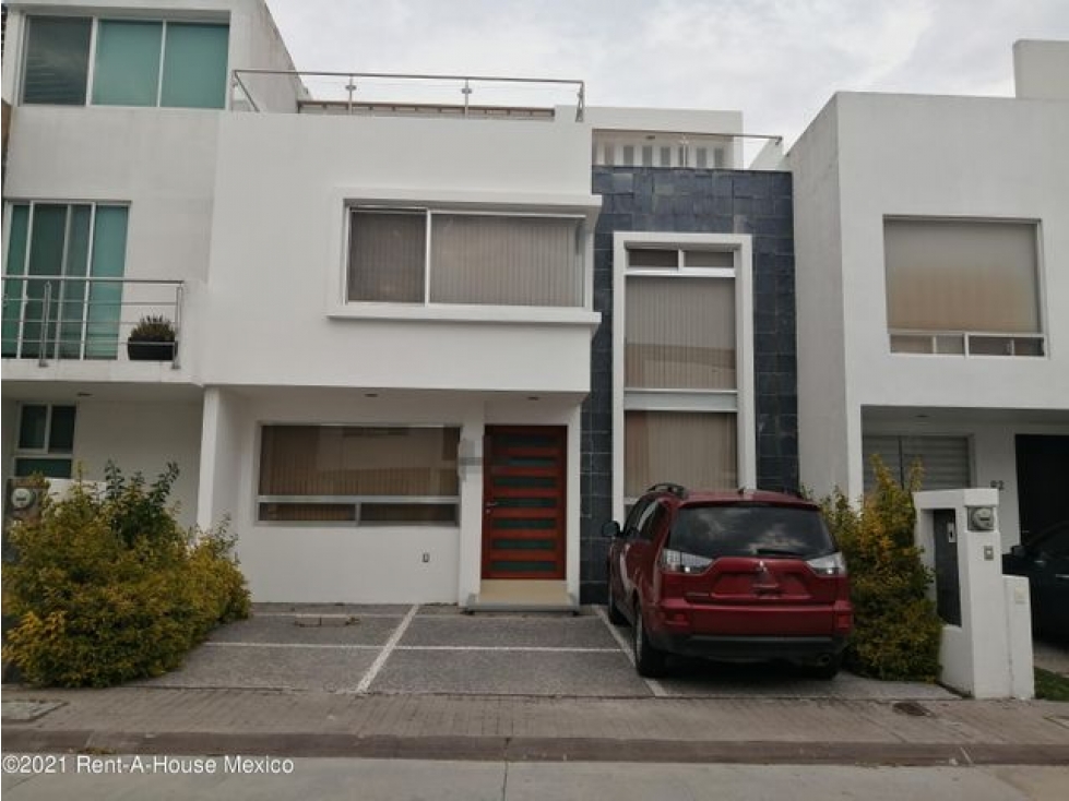 VENTA CASA EN LUCEPOLIS 3 RECAMARAS 3 BAÑOS