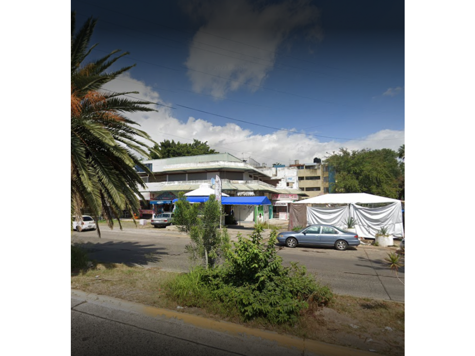 LOCAL COMERCIAL PLAZA MOTTEZUMA