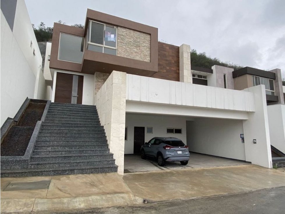 CASA PARA ESTRENAR EN LOMA BONITA SECTOR SIERRA ALTA CARR. NACIONAL