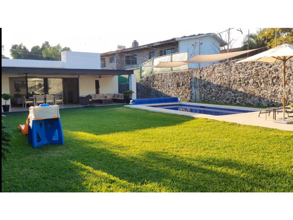 Casa sola con alberca privada en venta Brisas de Cuernavaca Morelos