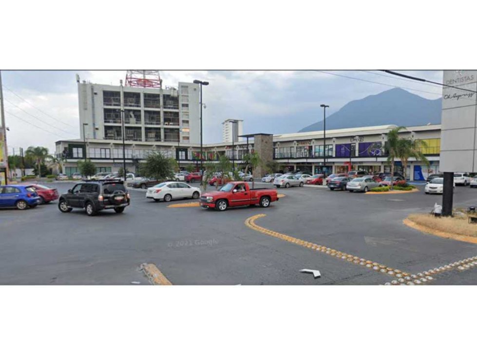 LOCAL EN RENTA SUR PLAZA COMERCIAL AVENIDA REVOLUCIÓN 57 m2