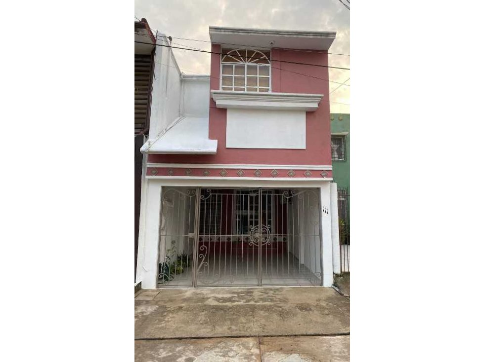 SE VENDE CASA EN FRACCIONAMIENTO BOSQUES DE VILLAHERMOSA, TABASCO 2000