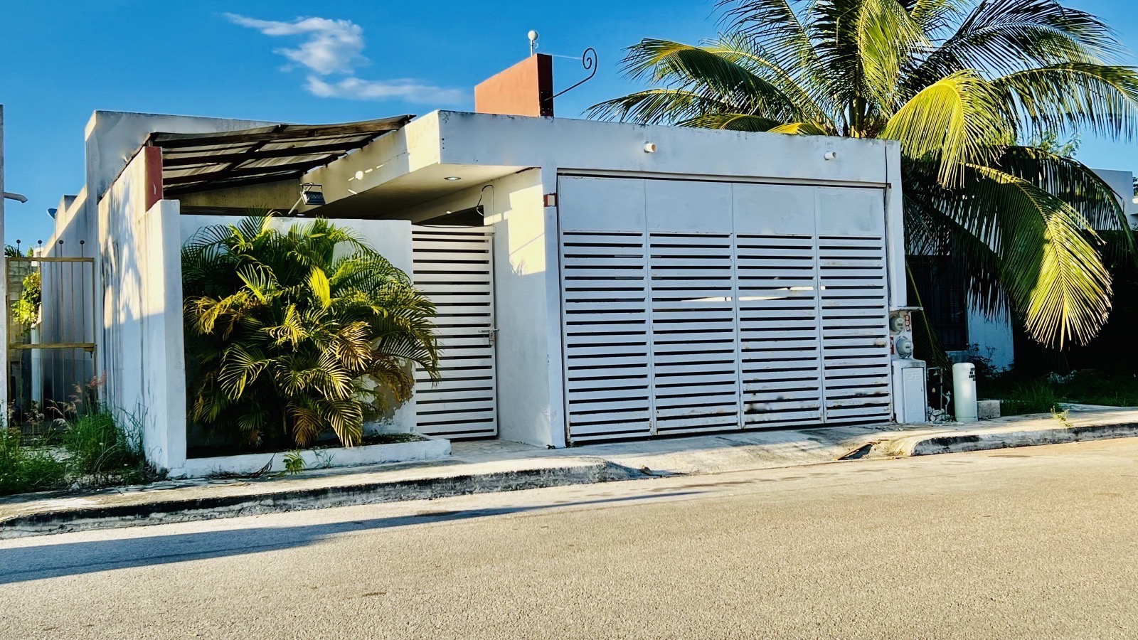 RENTA DE CASA DE UNA PLANTA EN LAS AMERICAS