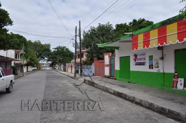 LOCAL EN RENTA EN SANTIAGO DE LA PEÑA, TUXPAN, VER.